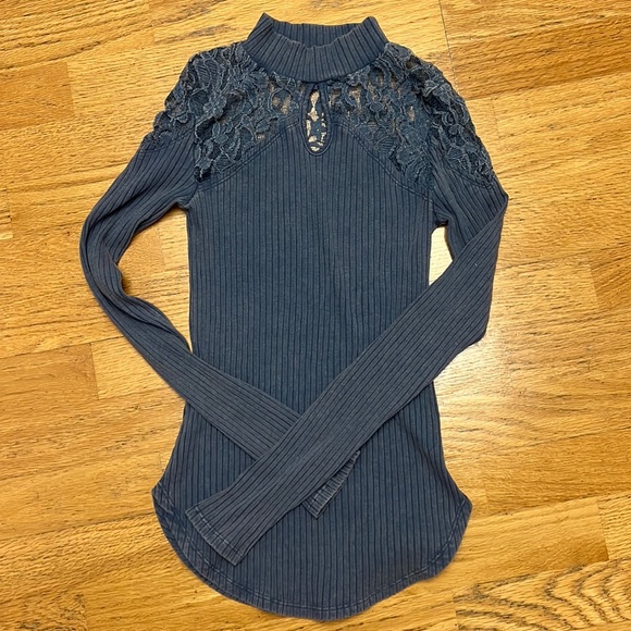 Free People Tops - Free People mock turtleneck long sleeve top with lace inserts
